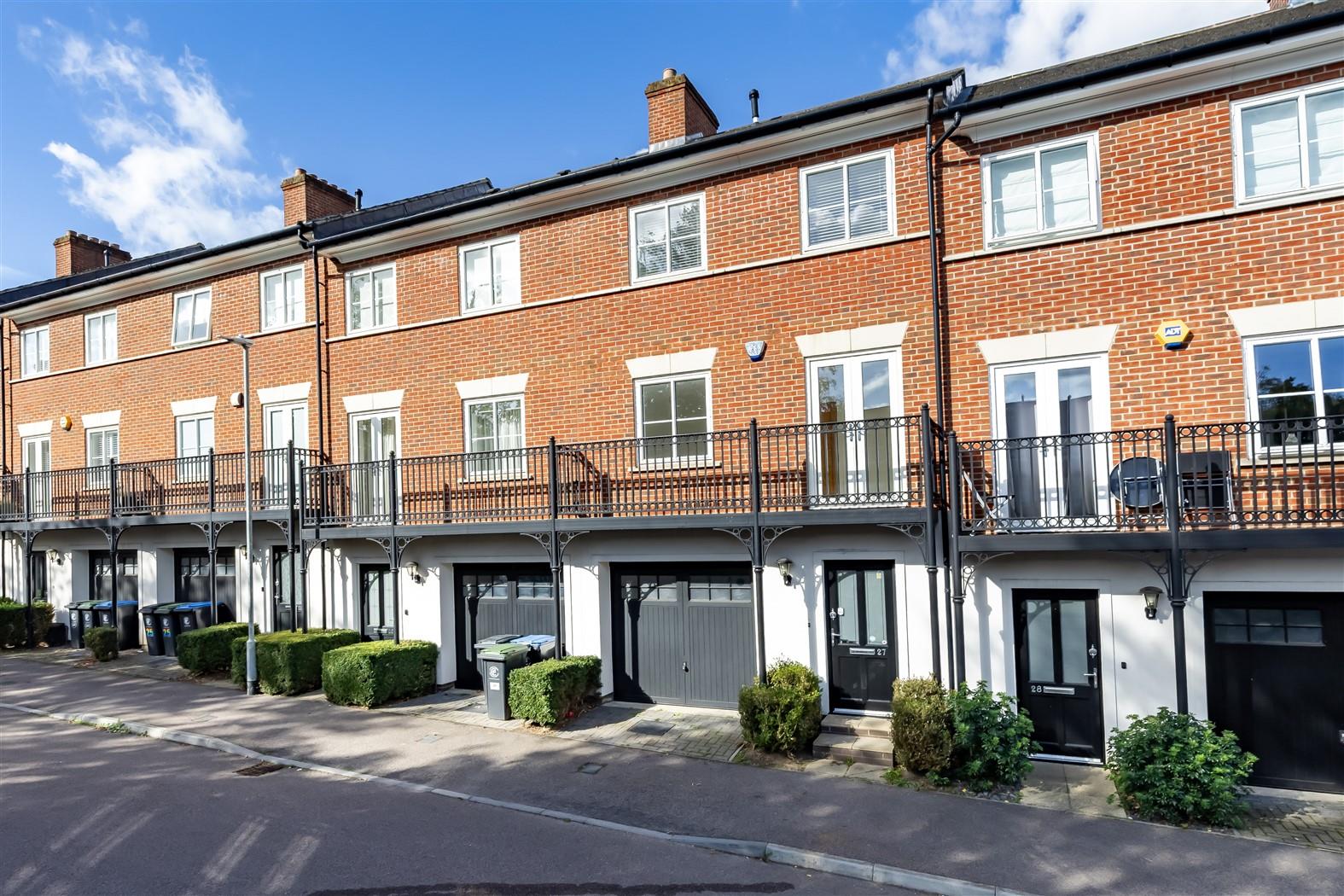 4-bed house on 27, Mowbray Close, Epping, £695,000