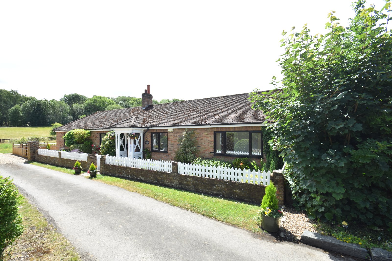 3 bedroom bungalow for sale 0