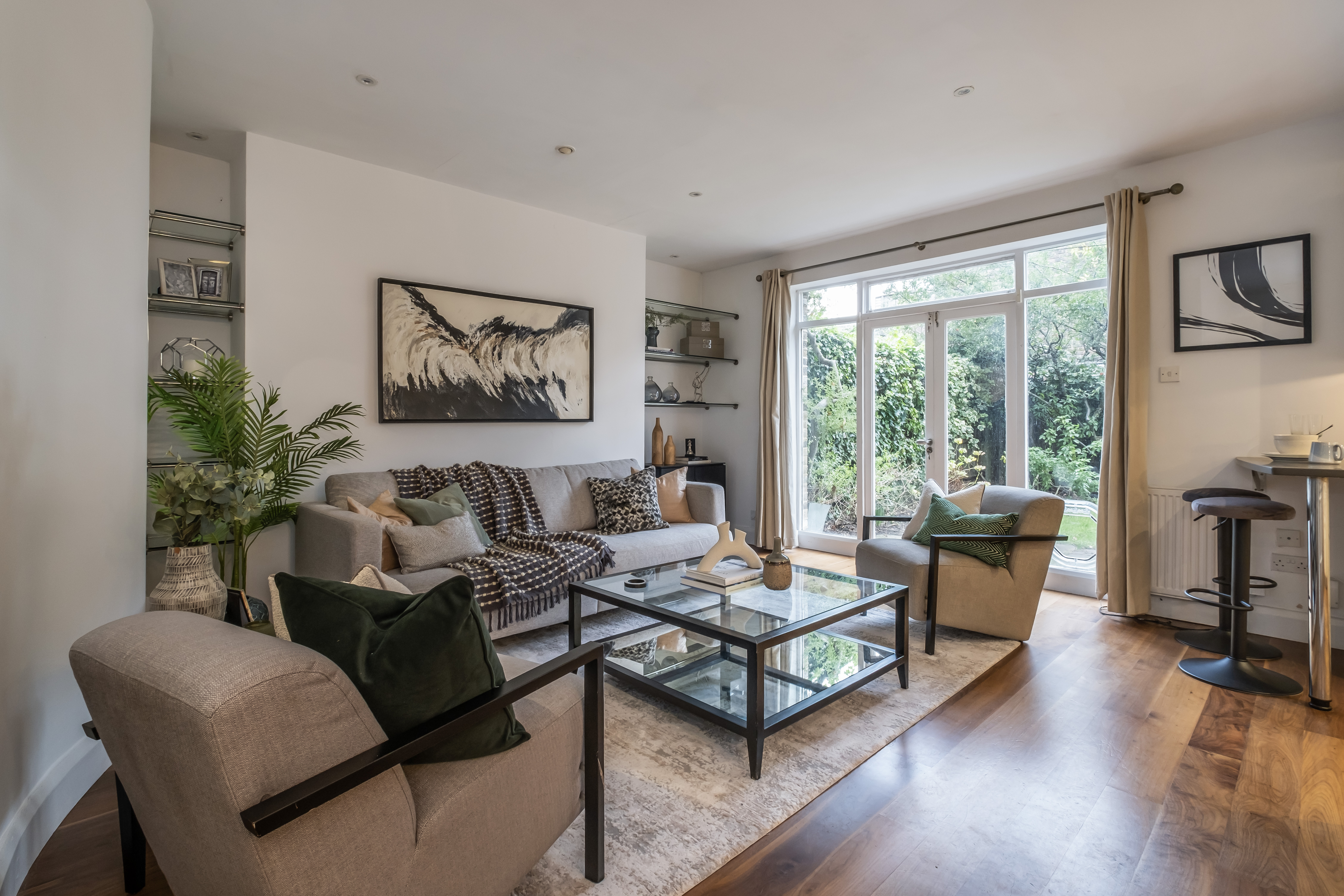 2 bedroom flat for sale 0