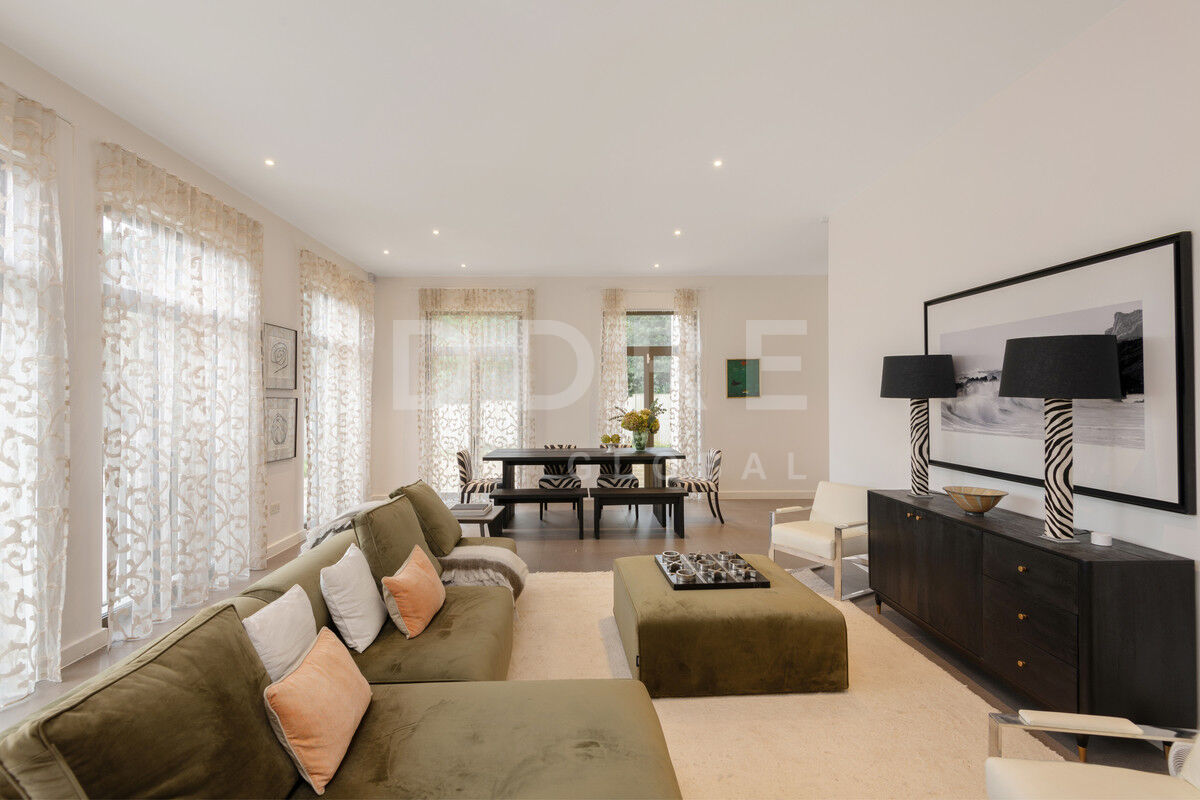 3 bedroom maisonette for sale