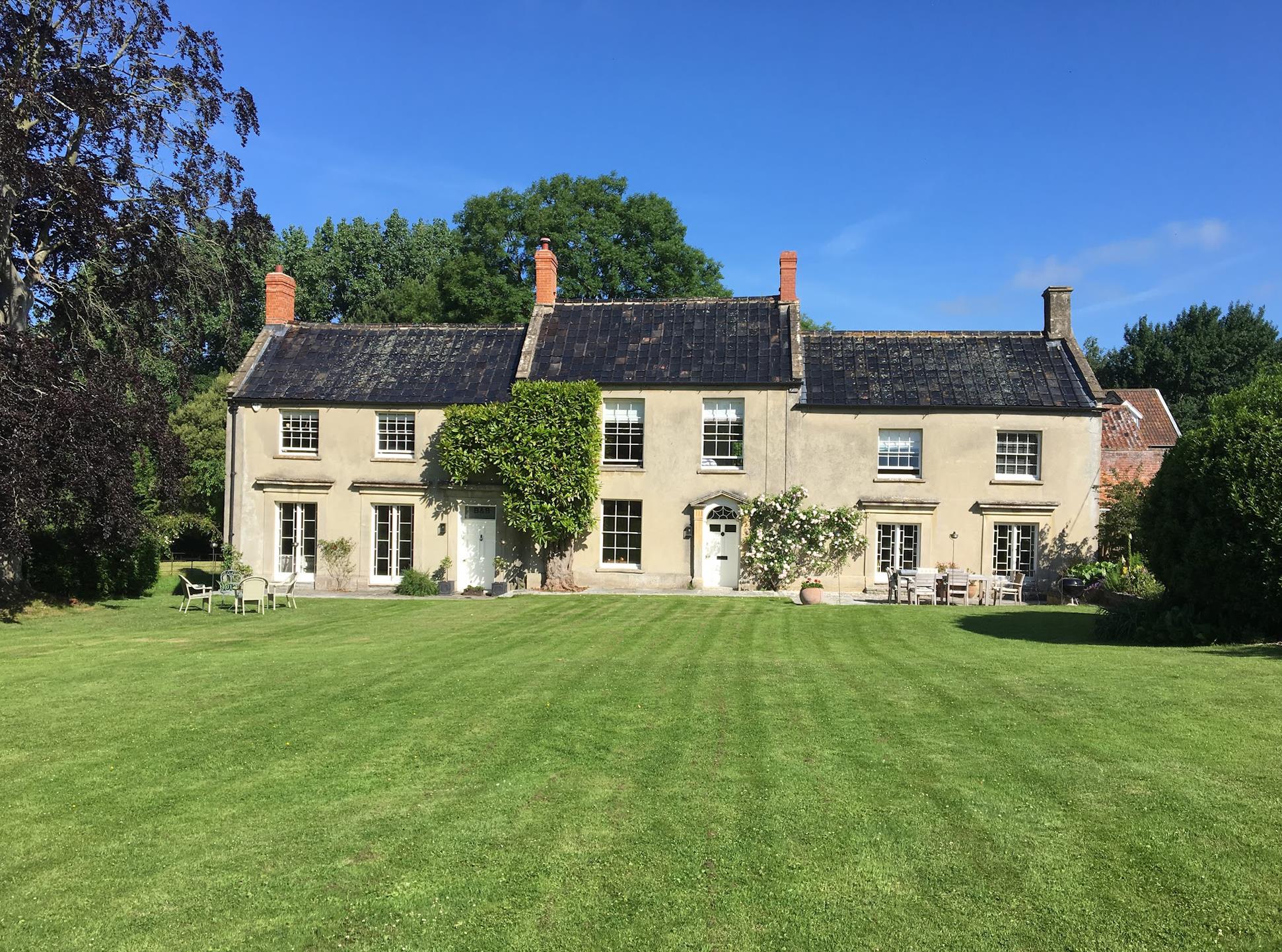 5 bedroom maisonette for sale