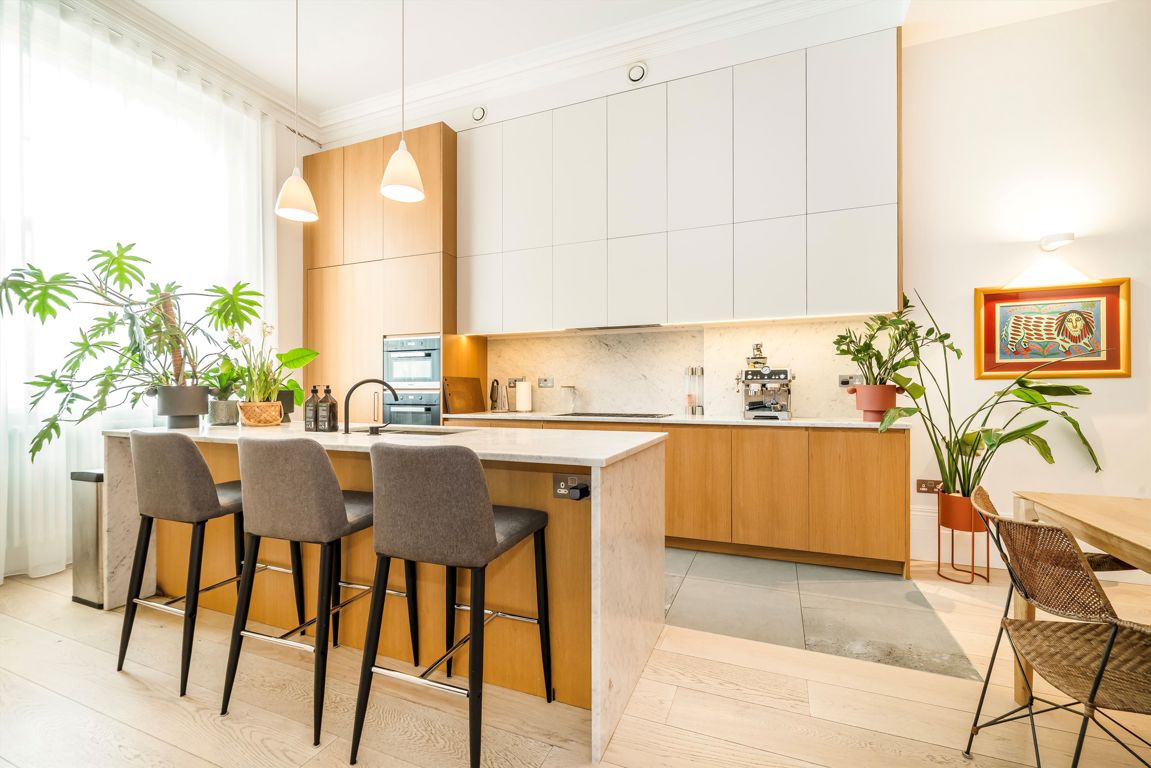 3 bedroom flat for sale 0