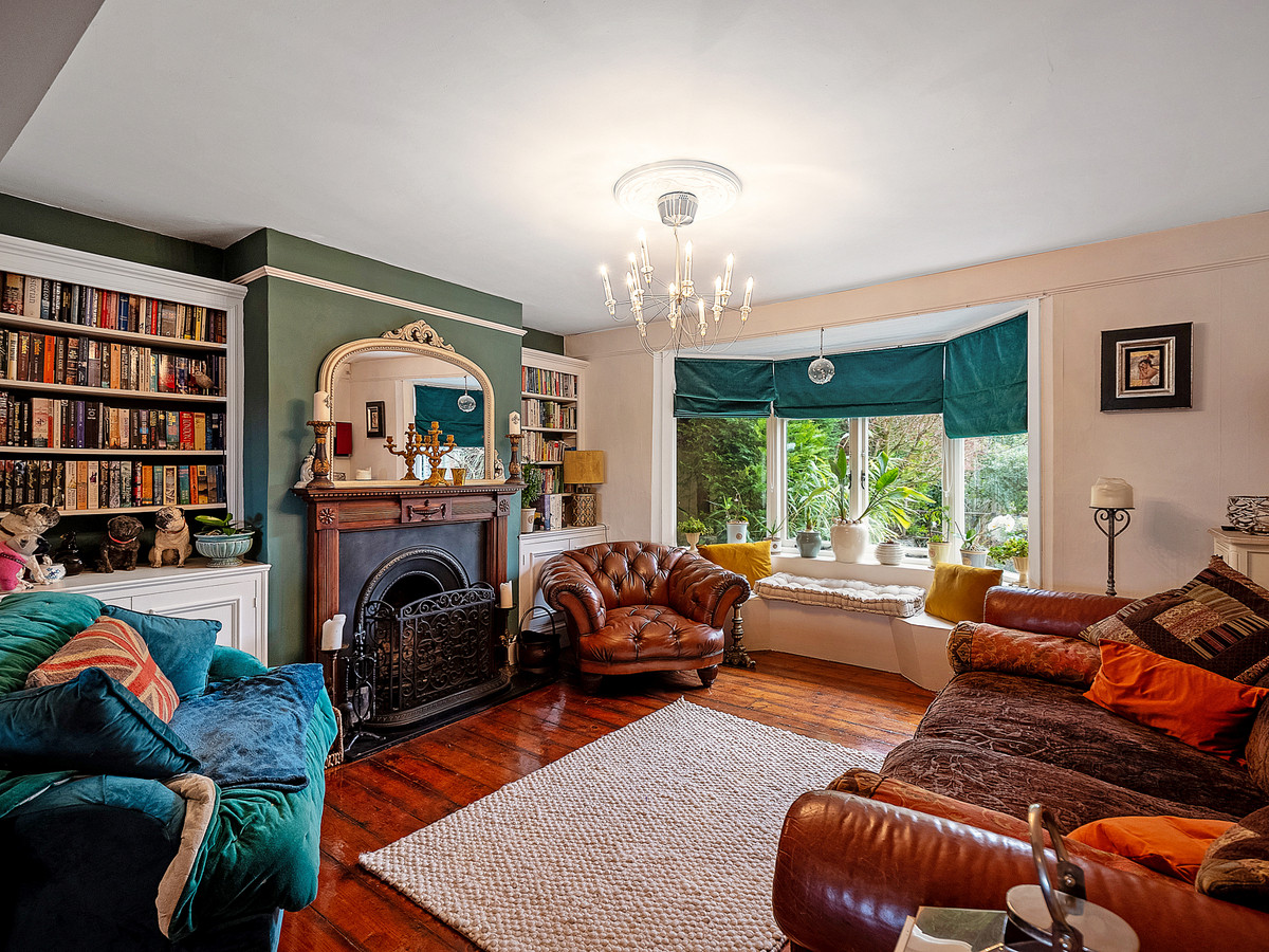 5 bedroom country house for sale 0