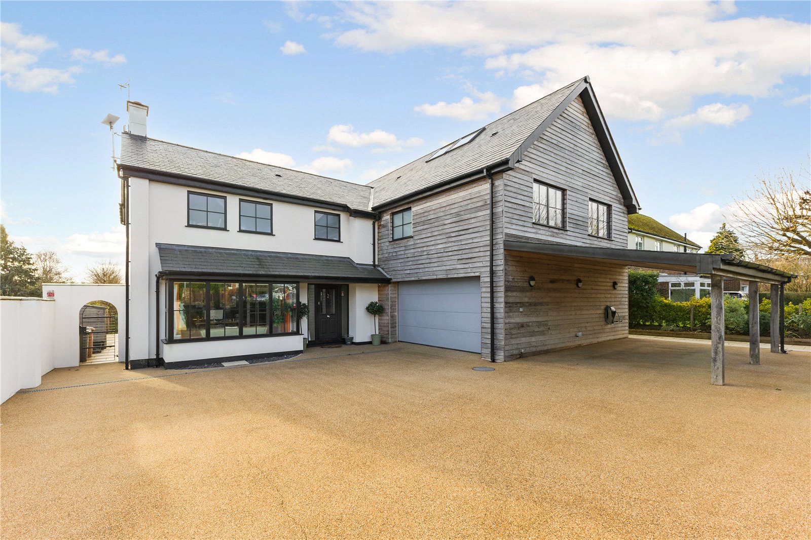 5 bedroom detached house for sale 0
