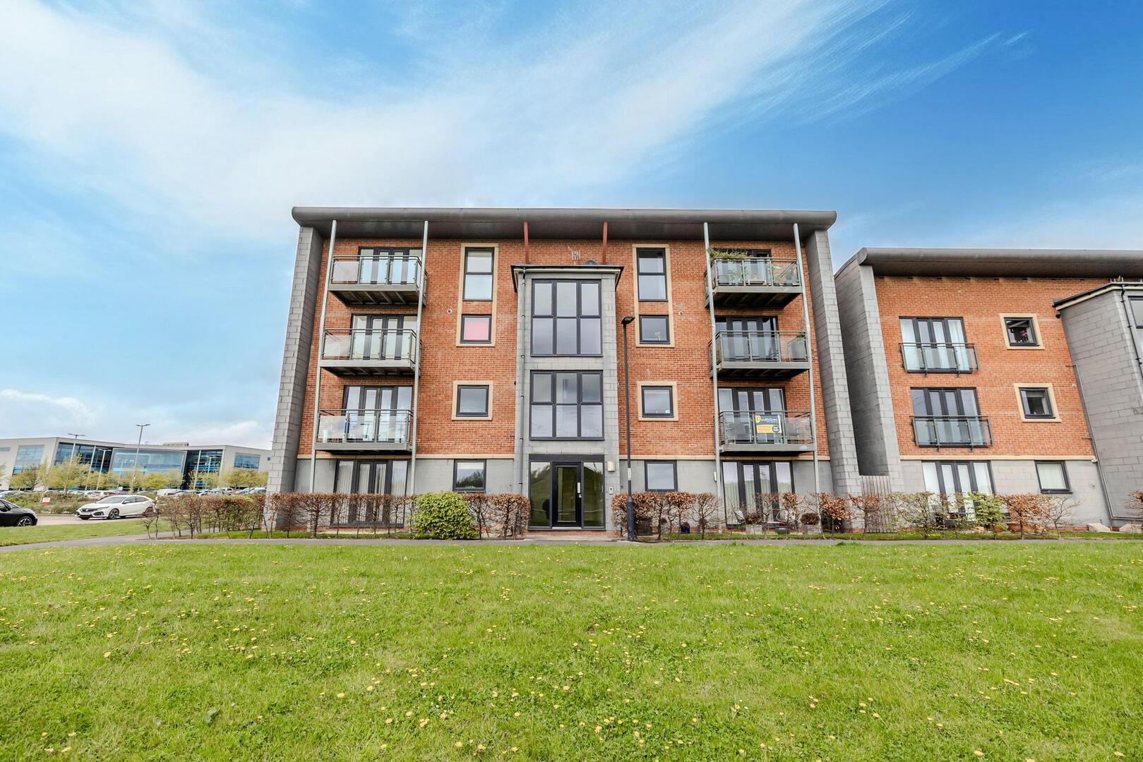2 bed flat for sale