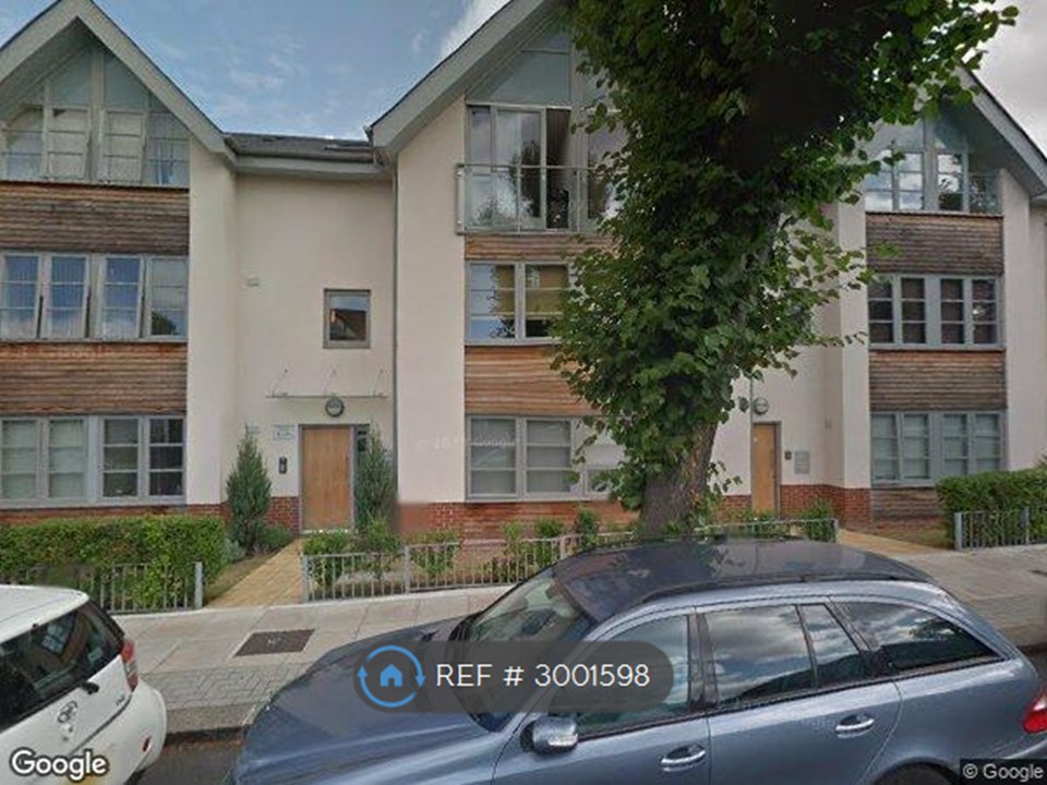 Flat, Clementine Court Northwick Avenue, Harrow photo 2