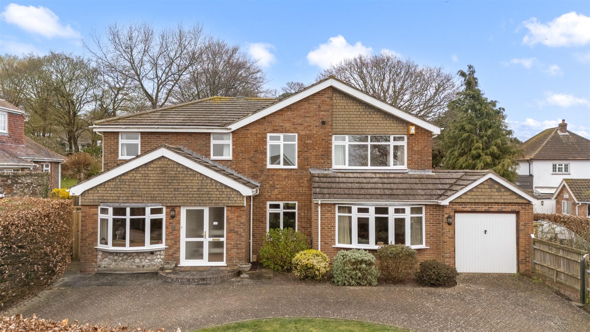 6 bed detached house for sale