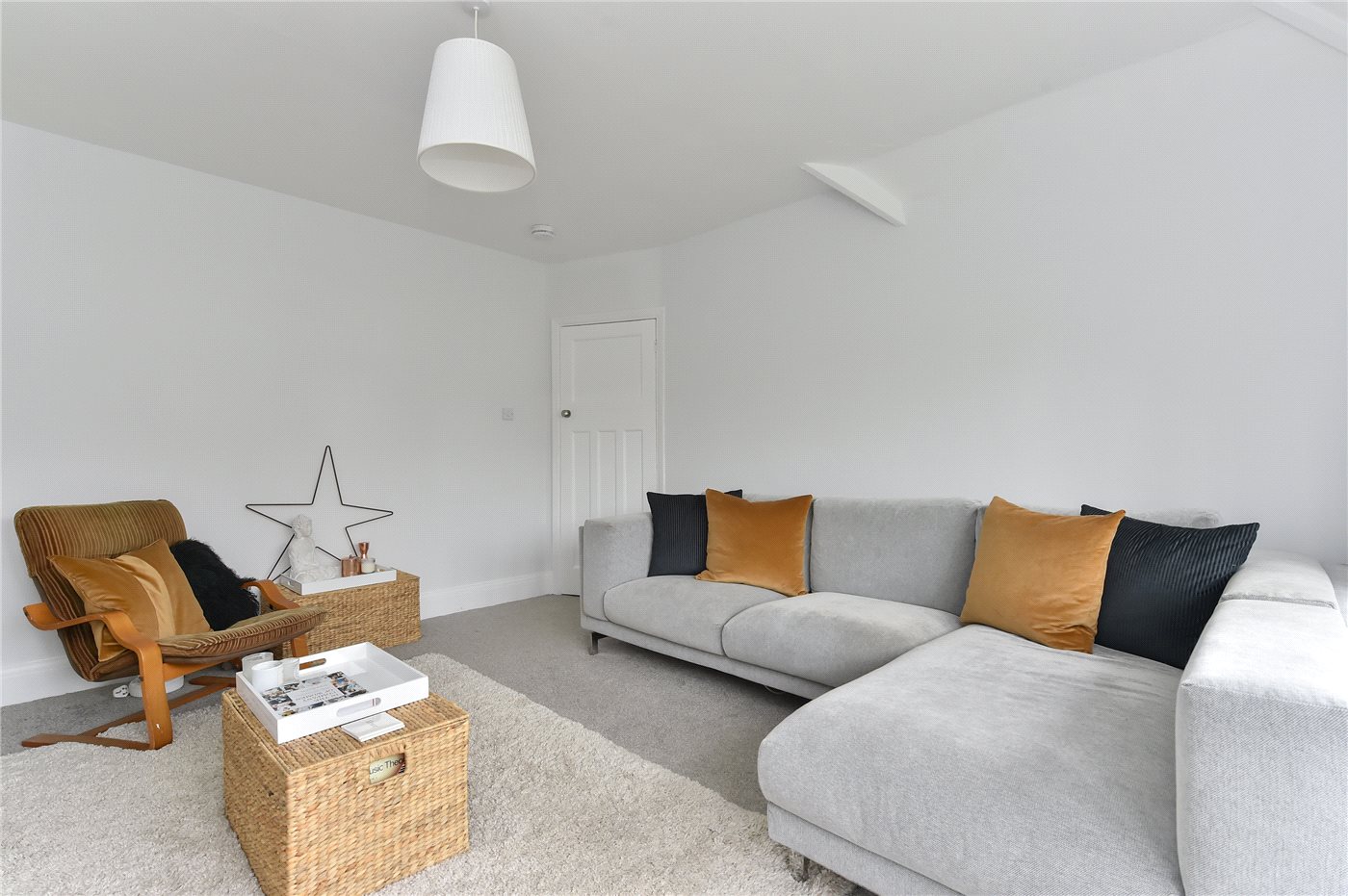 10, Eastbourne Road, London photo 4