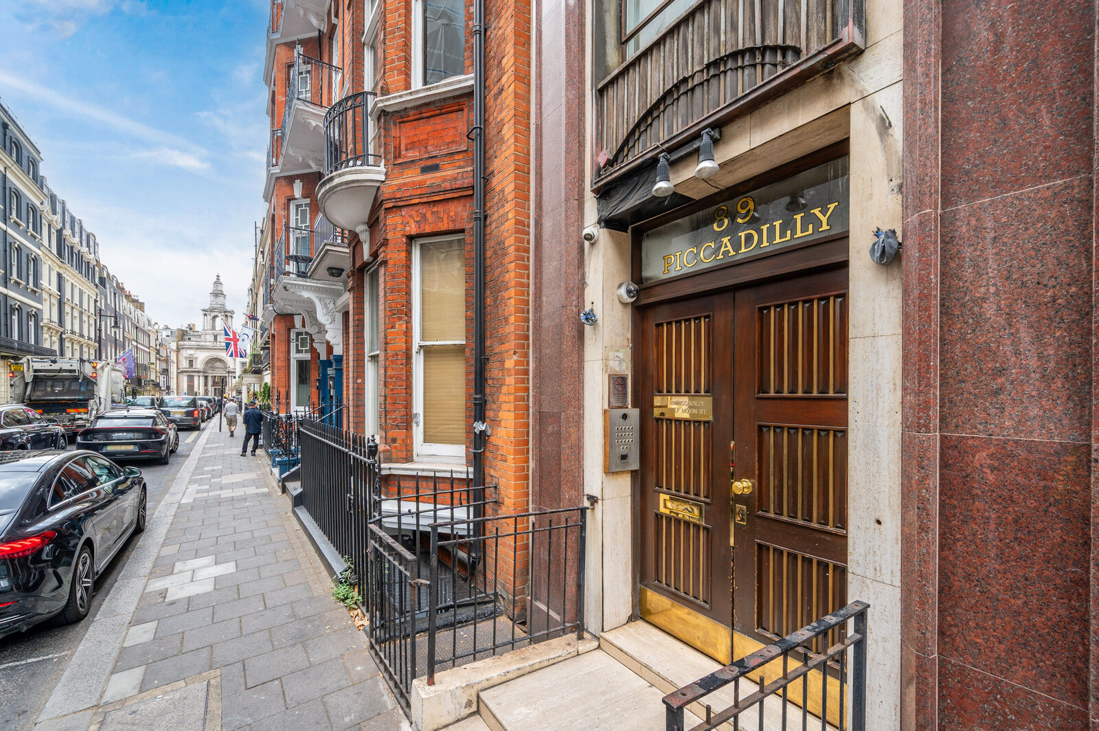 Piccadilly, Mayfair photo 2
