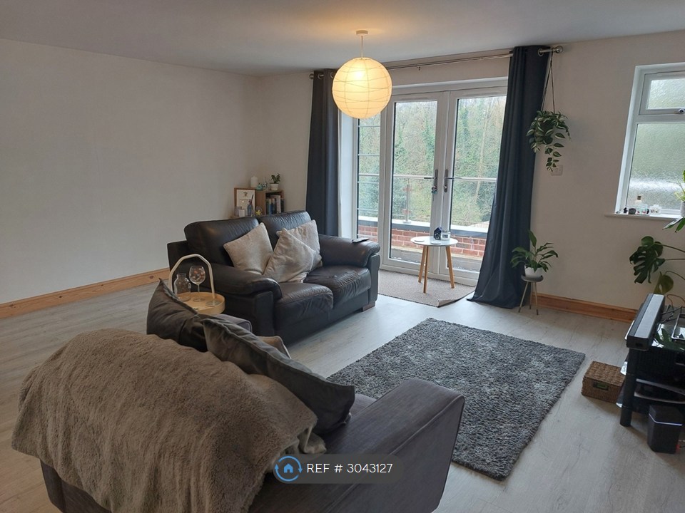Flat   Hiltingbury Road, Chandler's Ford photo 4