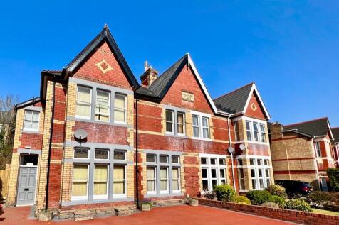 11 bedroom semi-detached house for sale 0