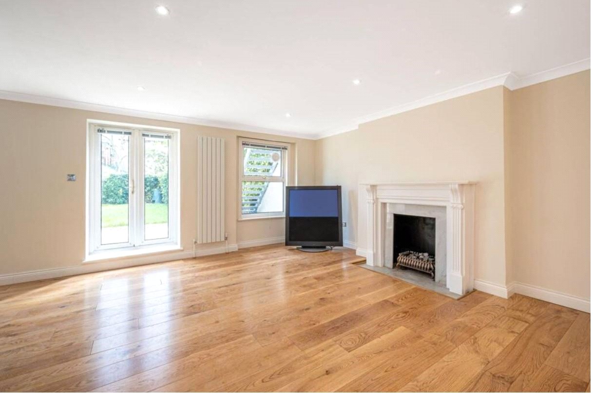 3 bedroom flat for sale 0