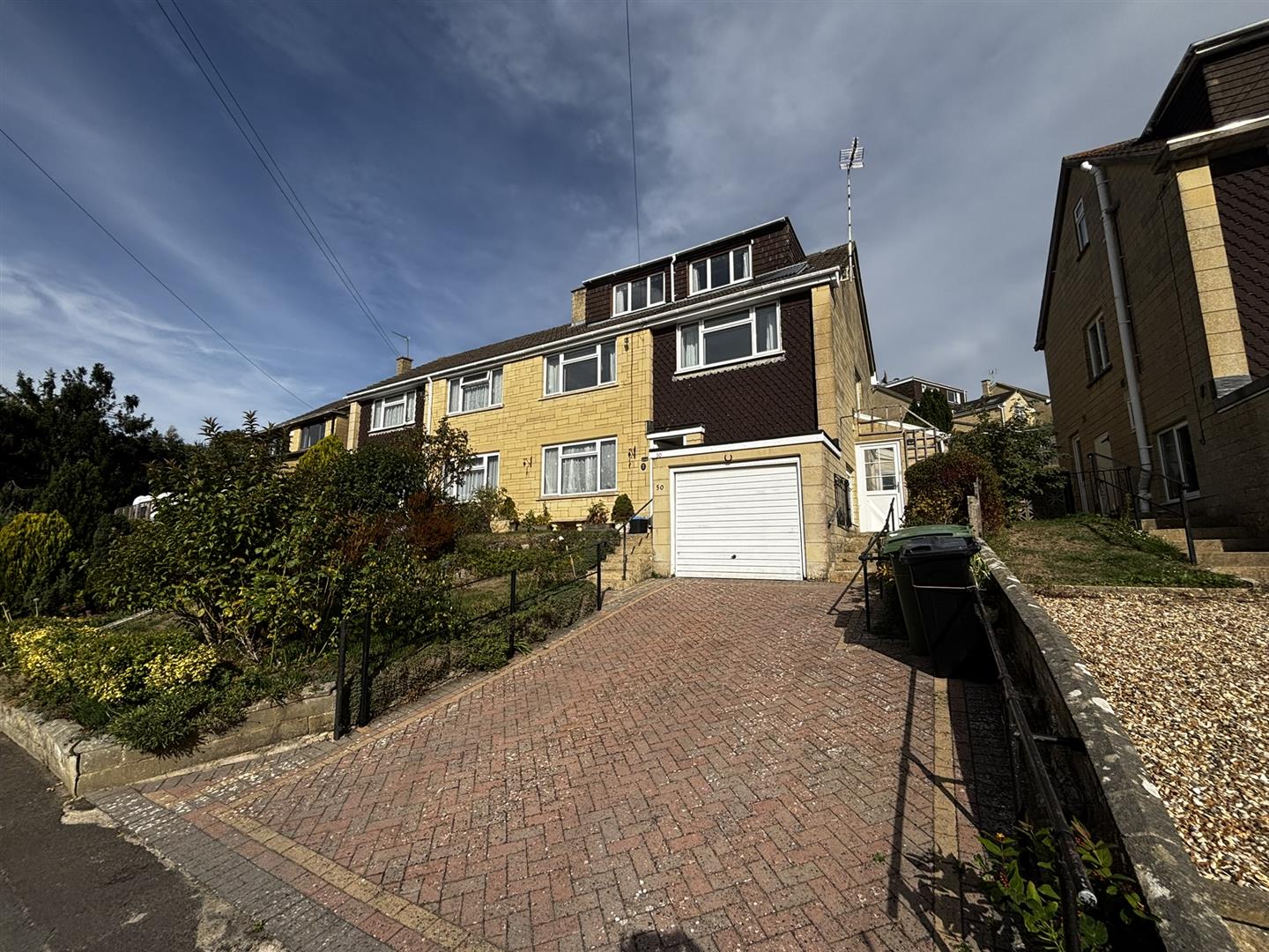 4 bed semi-detached house for sale