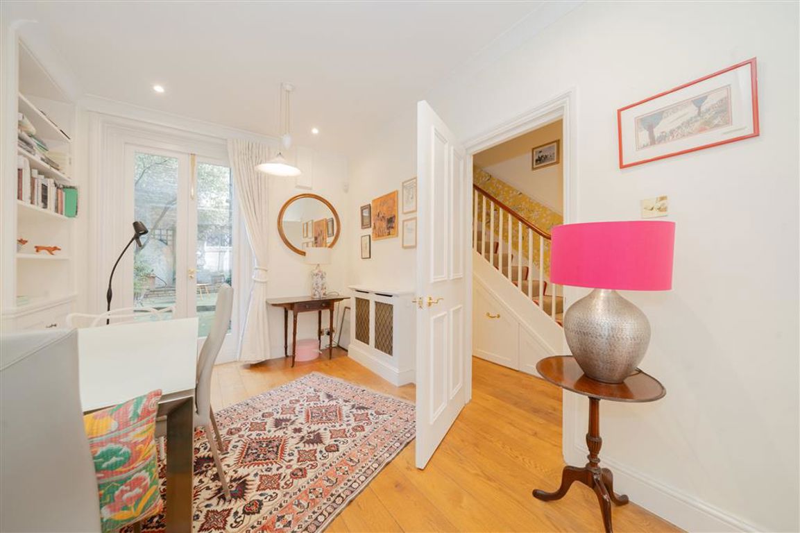 2 bedroom flat for sale 0