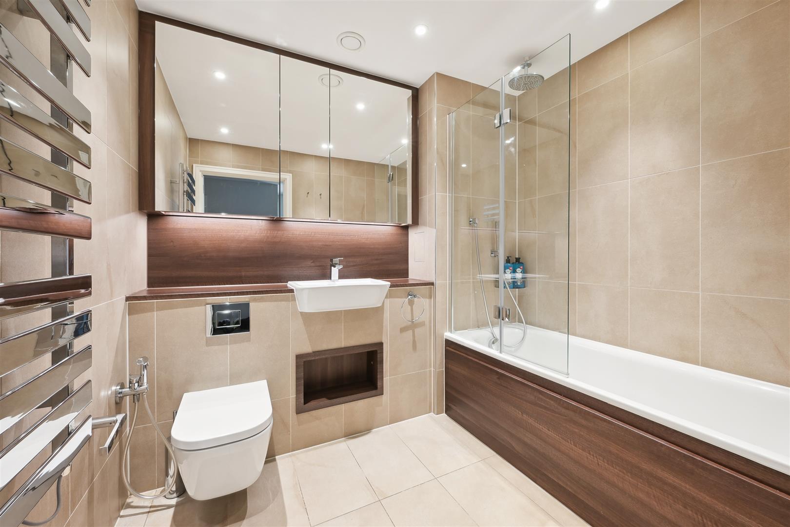 4 bedroom flat for sale 0