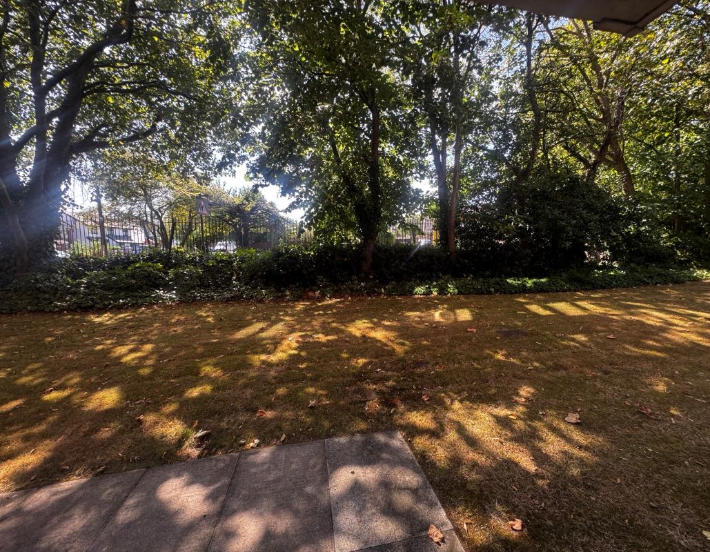 Flat 25, Woodsome Park, Liverpool photo 4