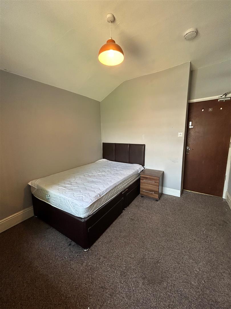 Room 3, 80, Walbrook Road, Derby photo 2