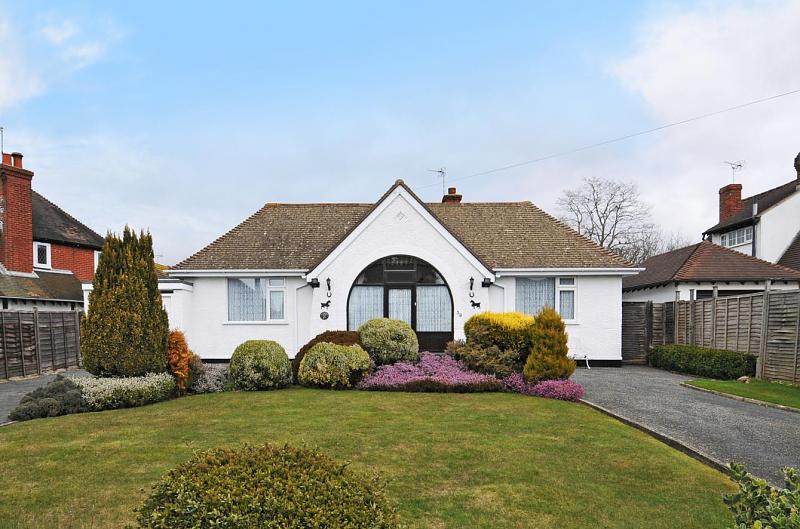 Free property report 38 Gossamer Lane, Aldwick, PO21 3BY Chimnie