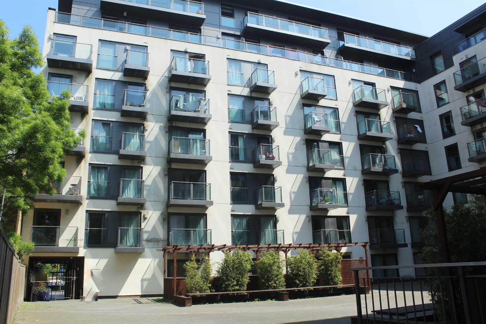 15, Mosaic Apartments, Slough photo 4