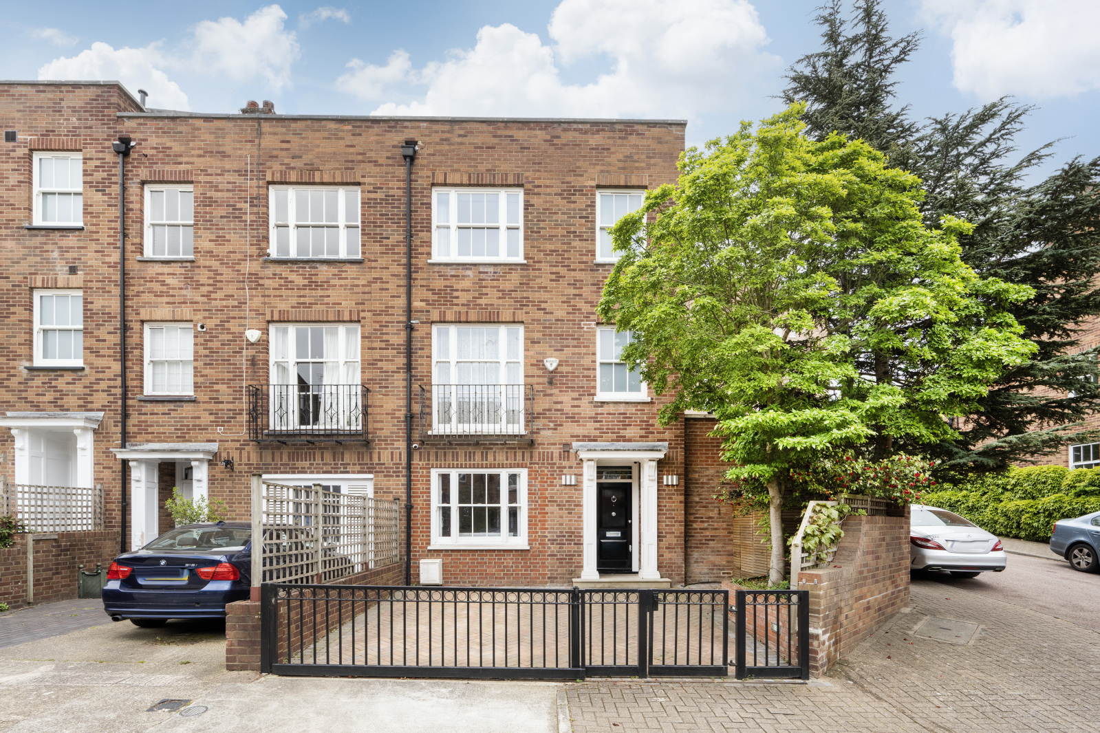 7 bedroom end terrace house for sale 0