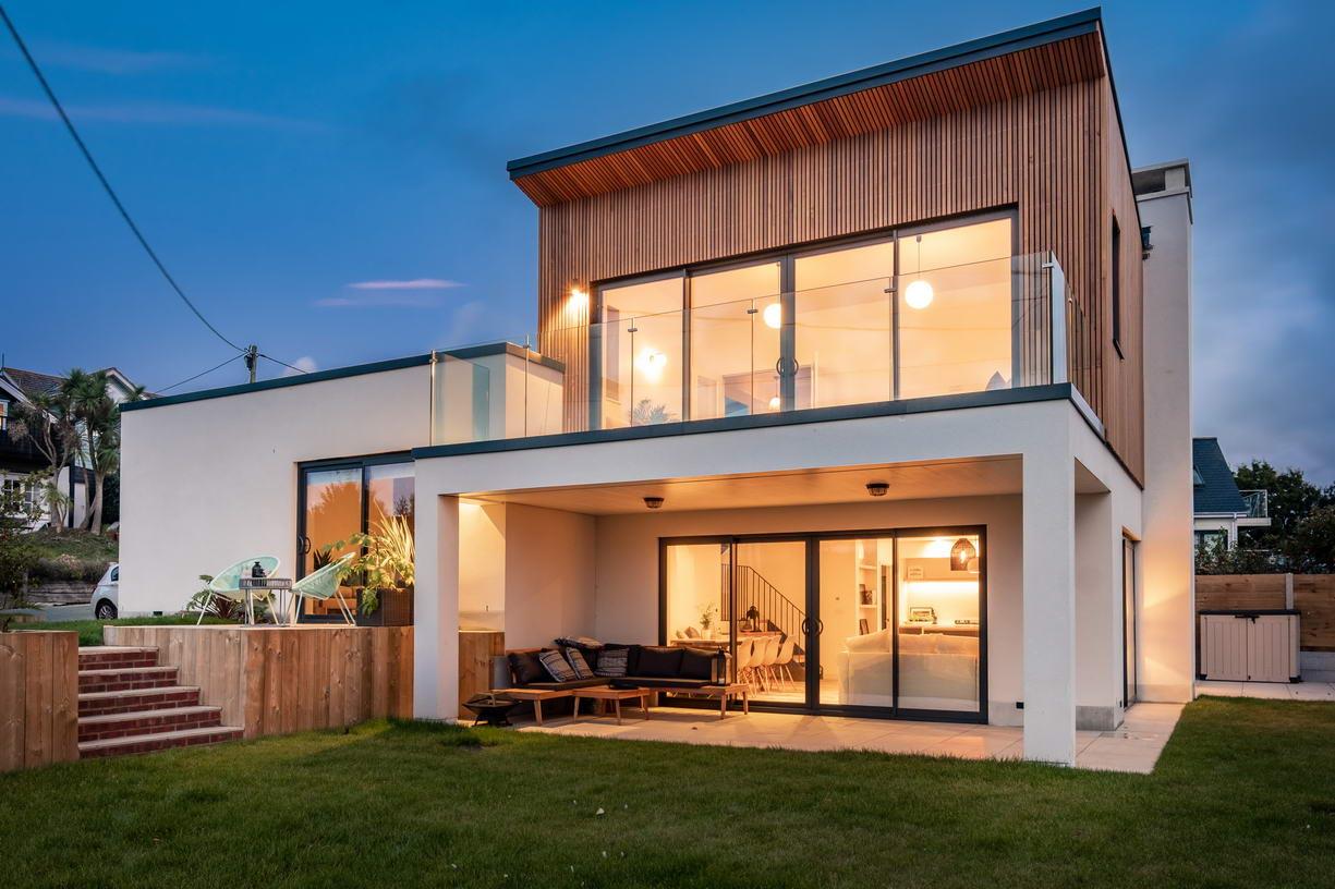 4 bedroom detached house for sale 0
