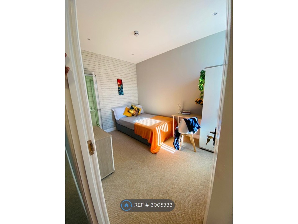 Cheviot Road, Slough photo 5