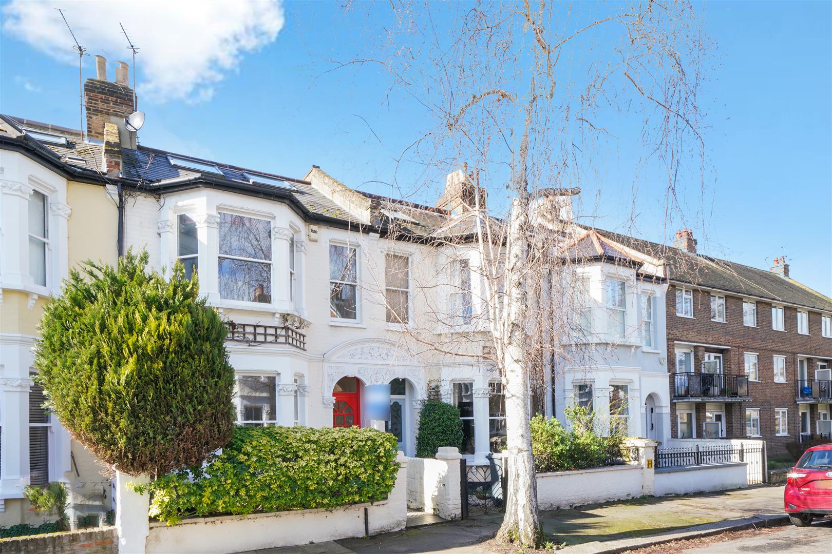 4 bedroom semi-detached house for sale