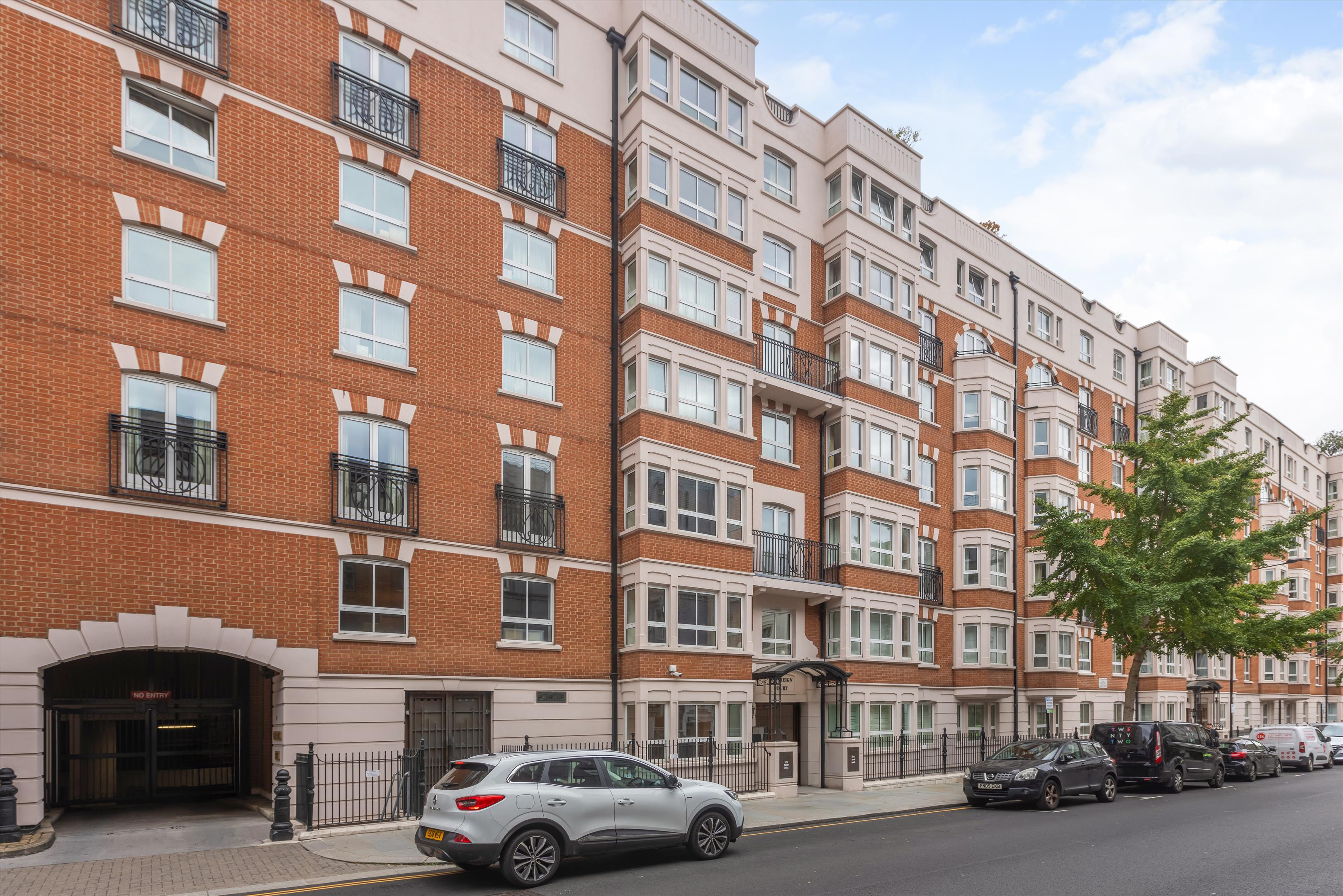 3 bedroom flat for sale 0