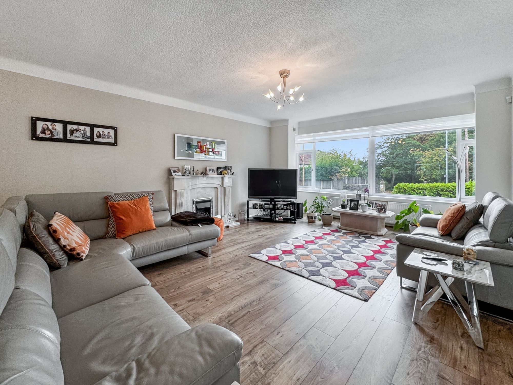 126 Hilton Lane, Manchester photo 4