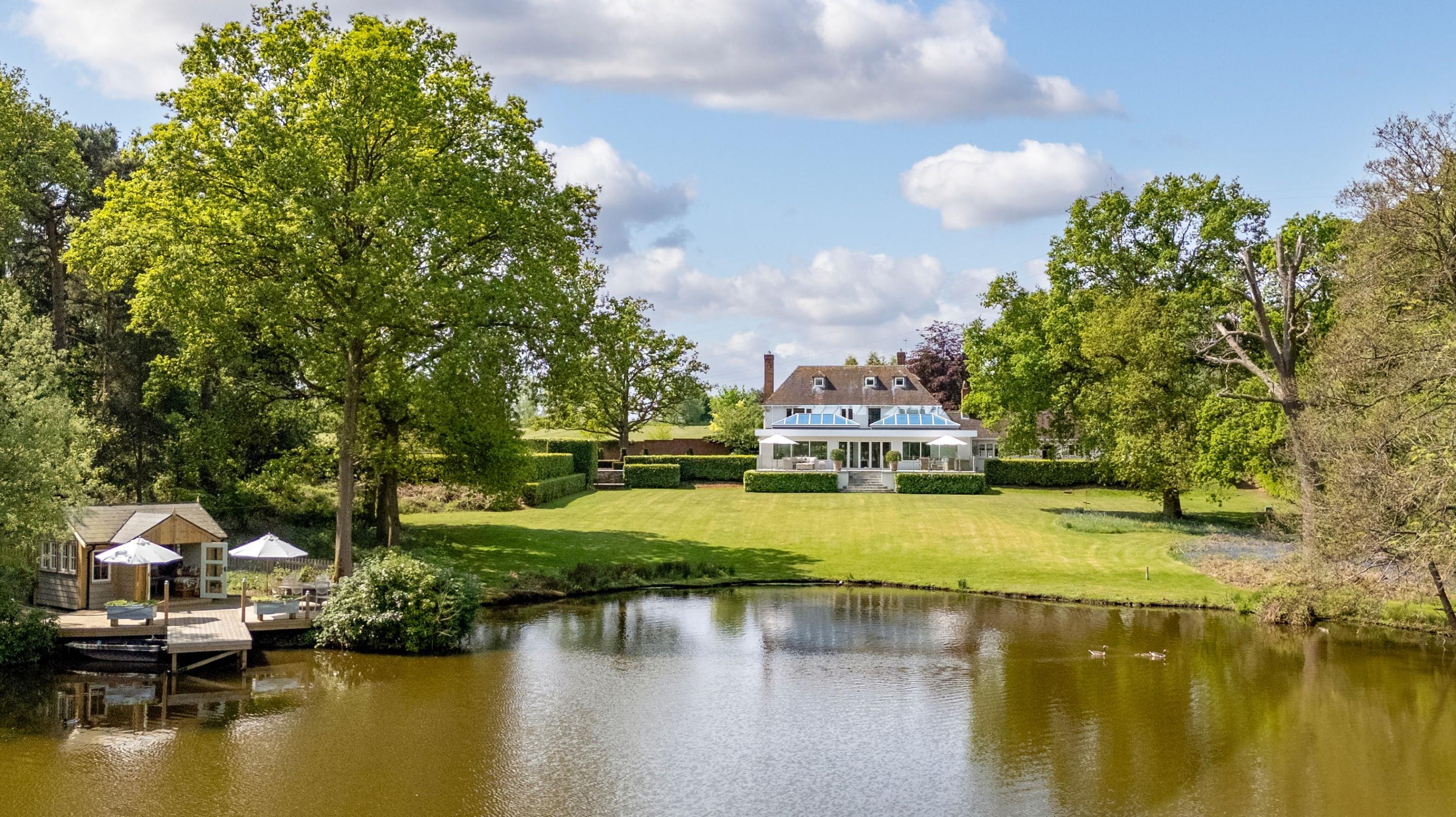 5 bedroom detached house for sale