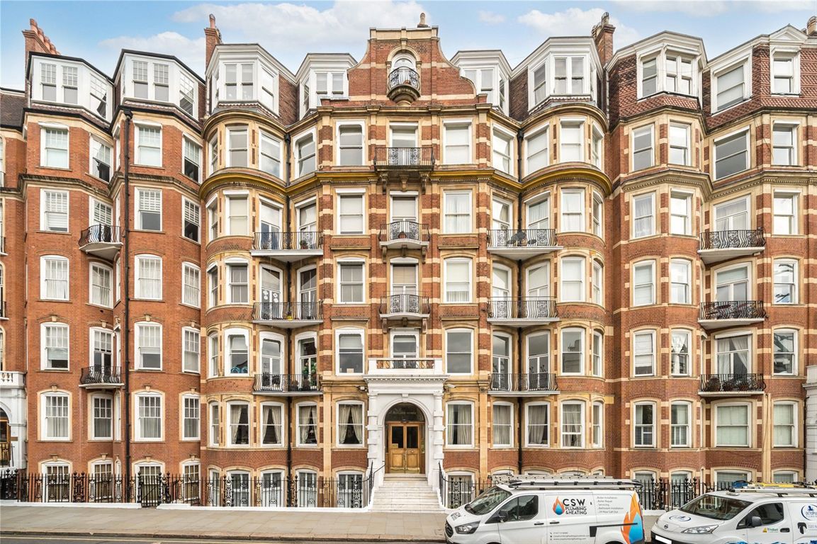 3 bedroom flat for sale 0