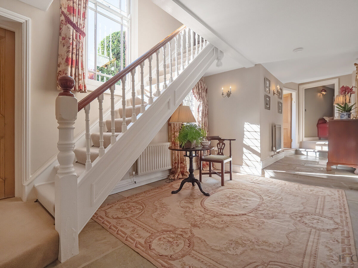 6 bedroom country house for sale 0