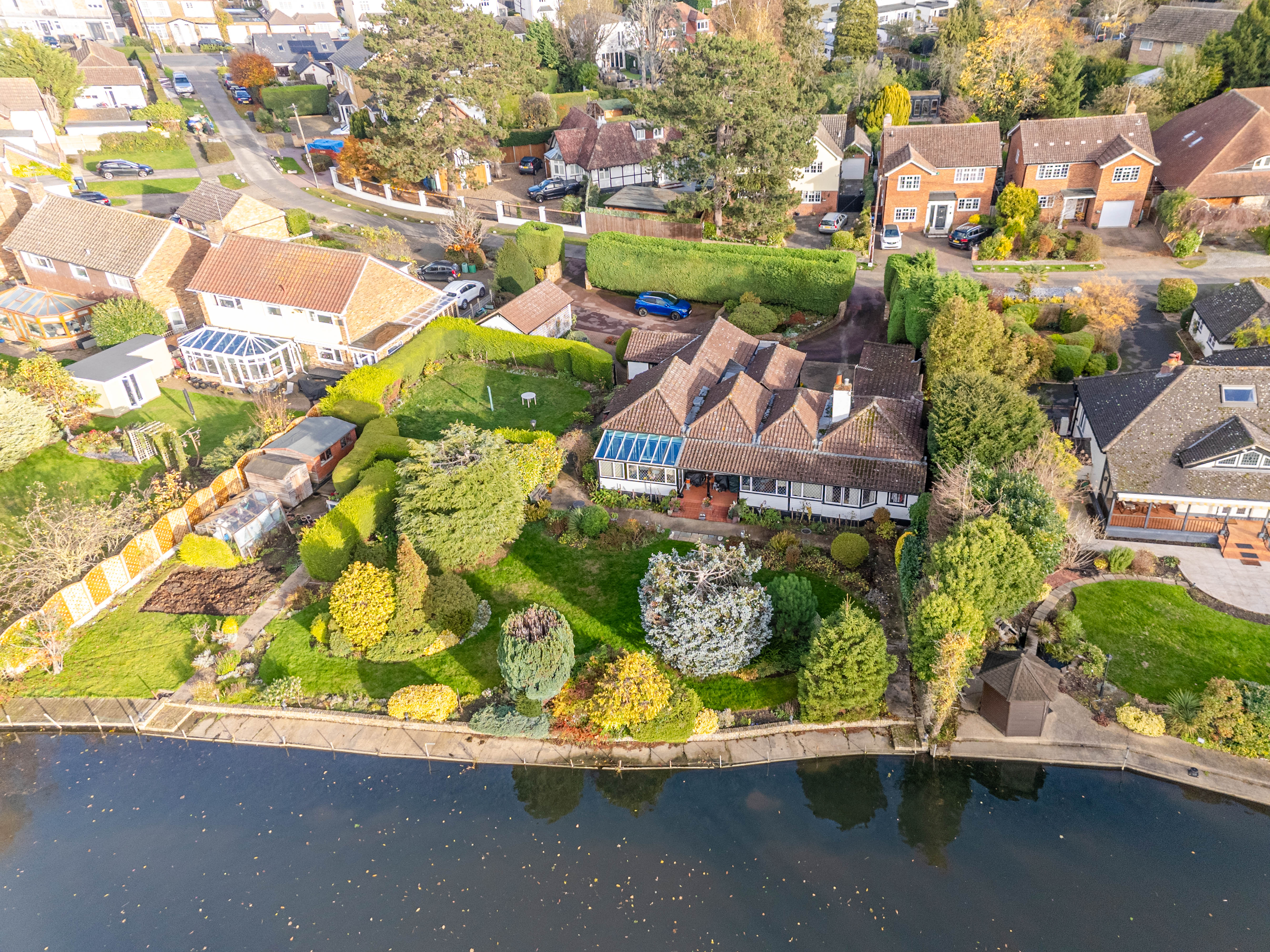 4 bedroom detached bungalow for sale 0