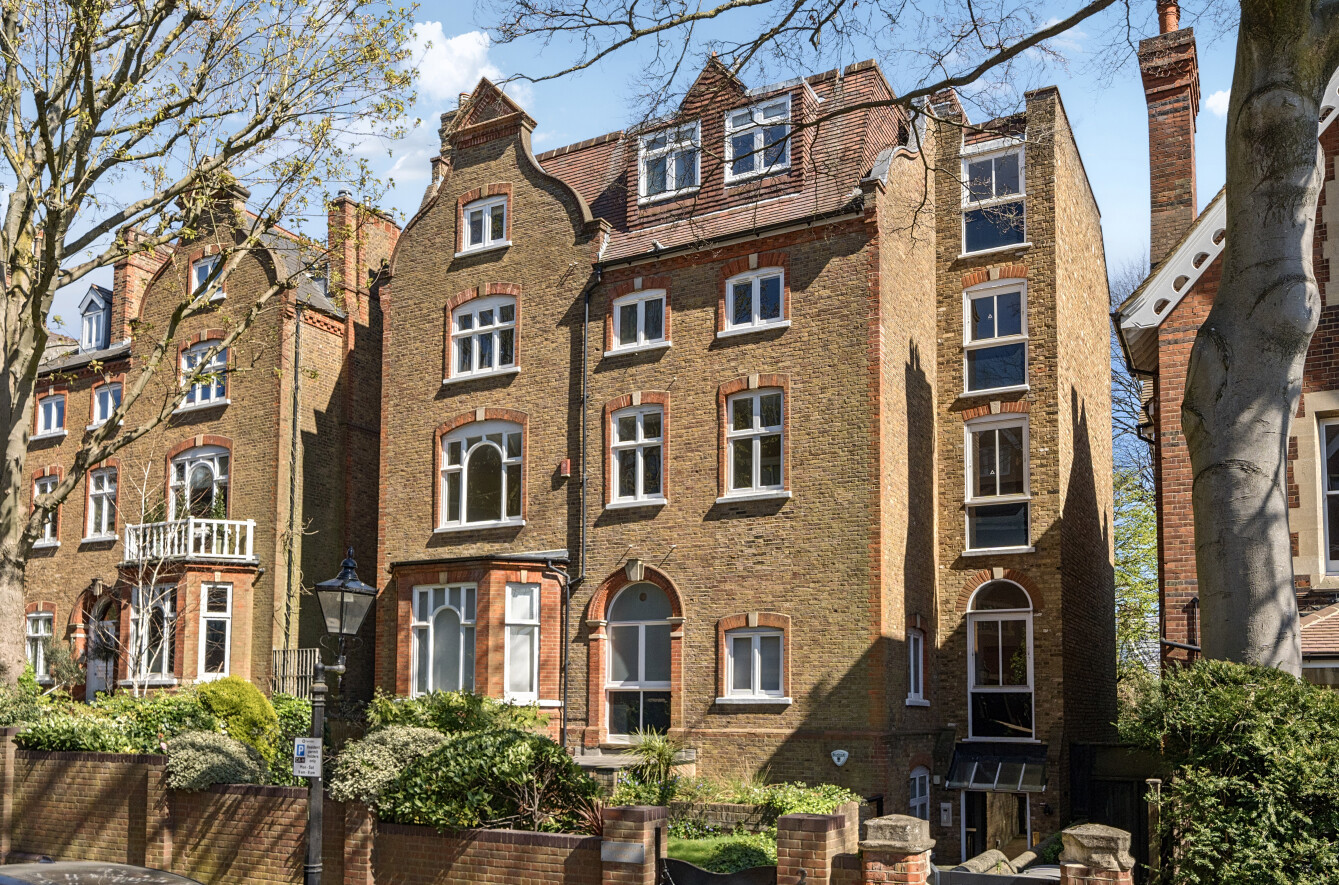 3 bedroom flat for sale 0
