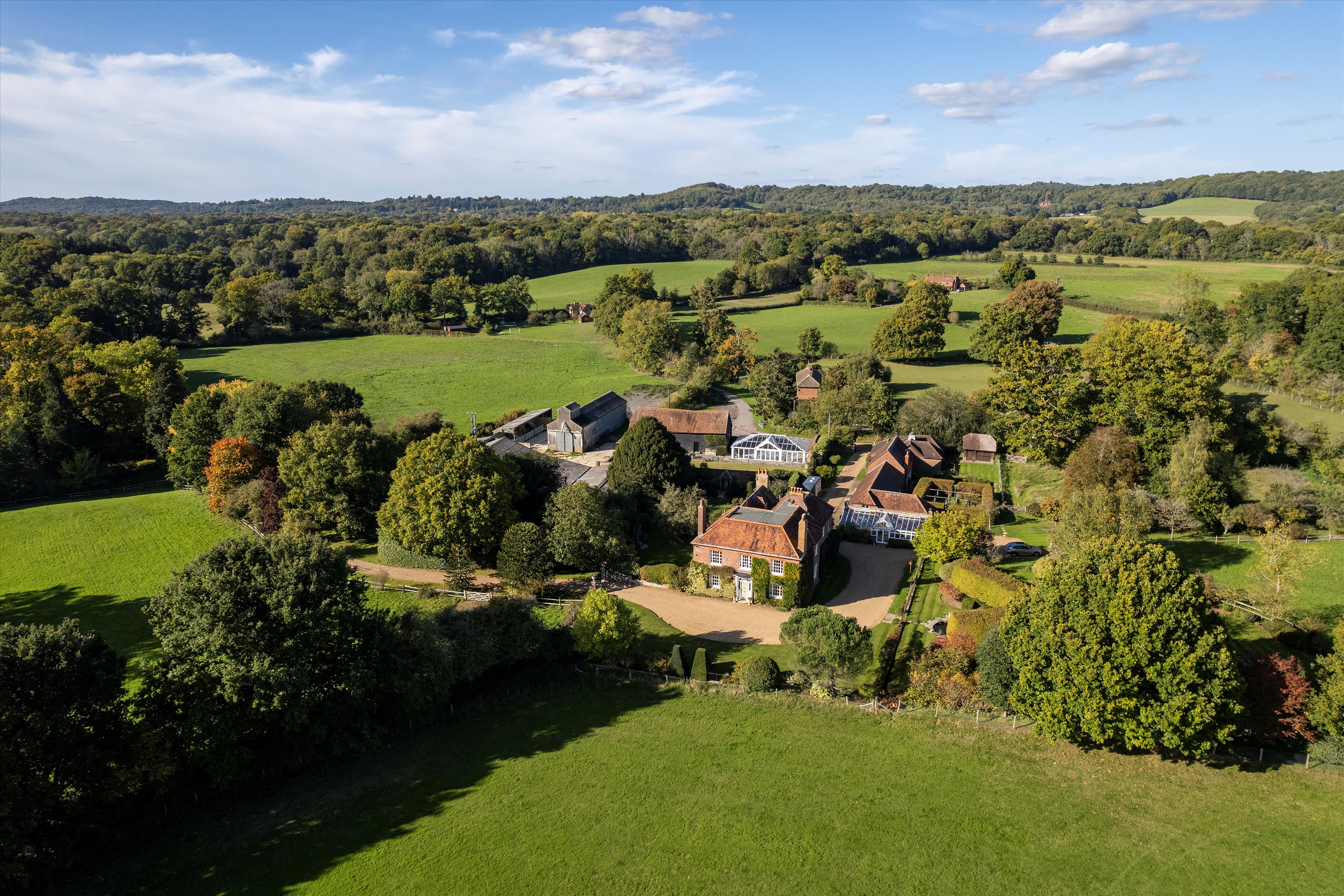 5 bedroom farm for sale in Godalming The Luxury