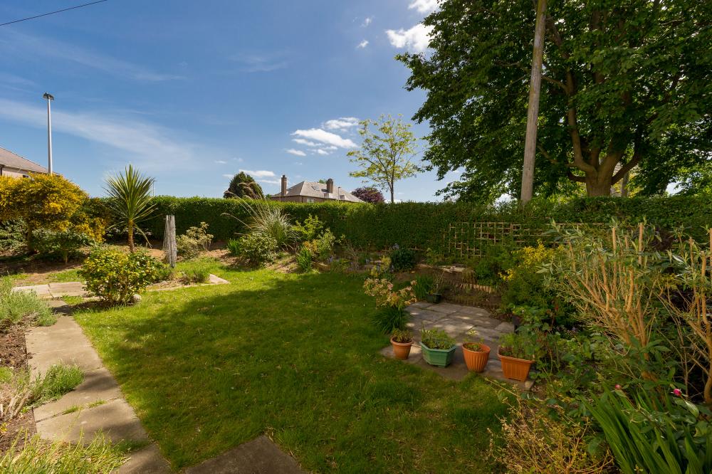 Free property report 10 Boswall Drive, Boswall, Edinburgh, EH5 2DY