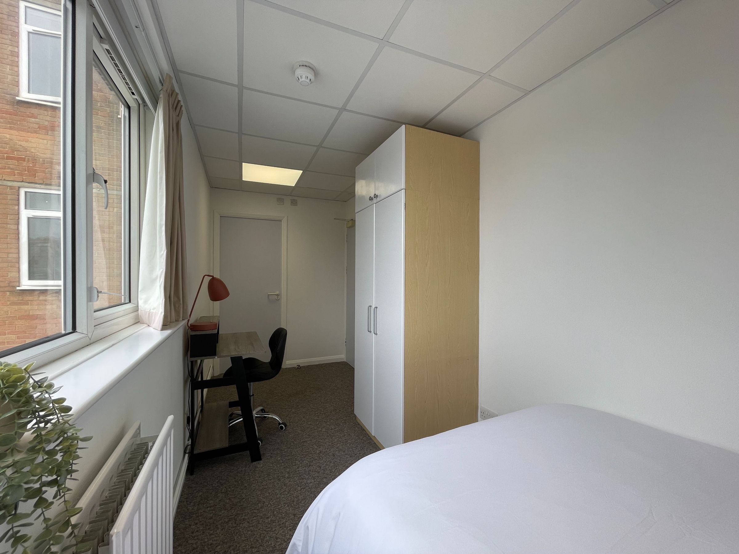 Room 212, Paris House, Hove photo 4