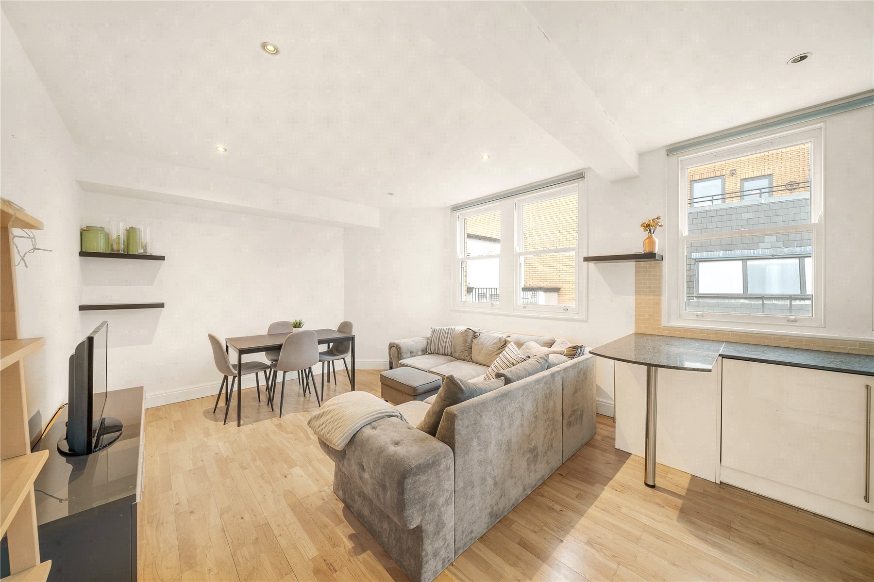 3 bedroom flat for sale 0