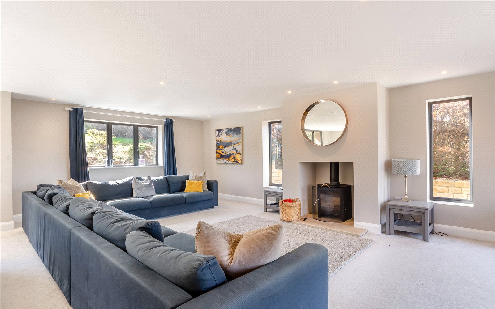 6 bedroom detached house for sale 0