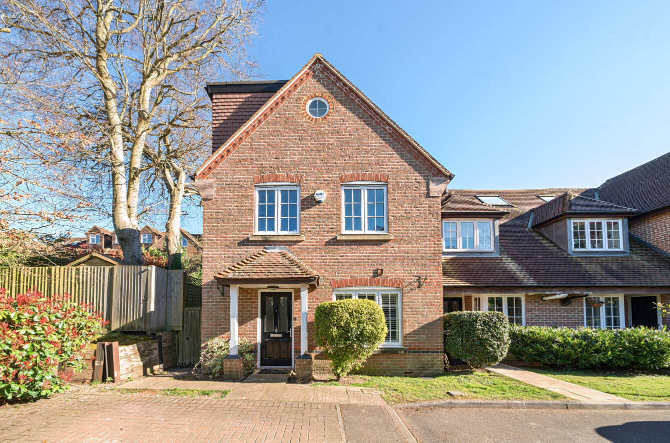 5 bedroom semi-detached house for sale 0