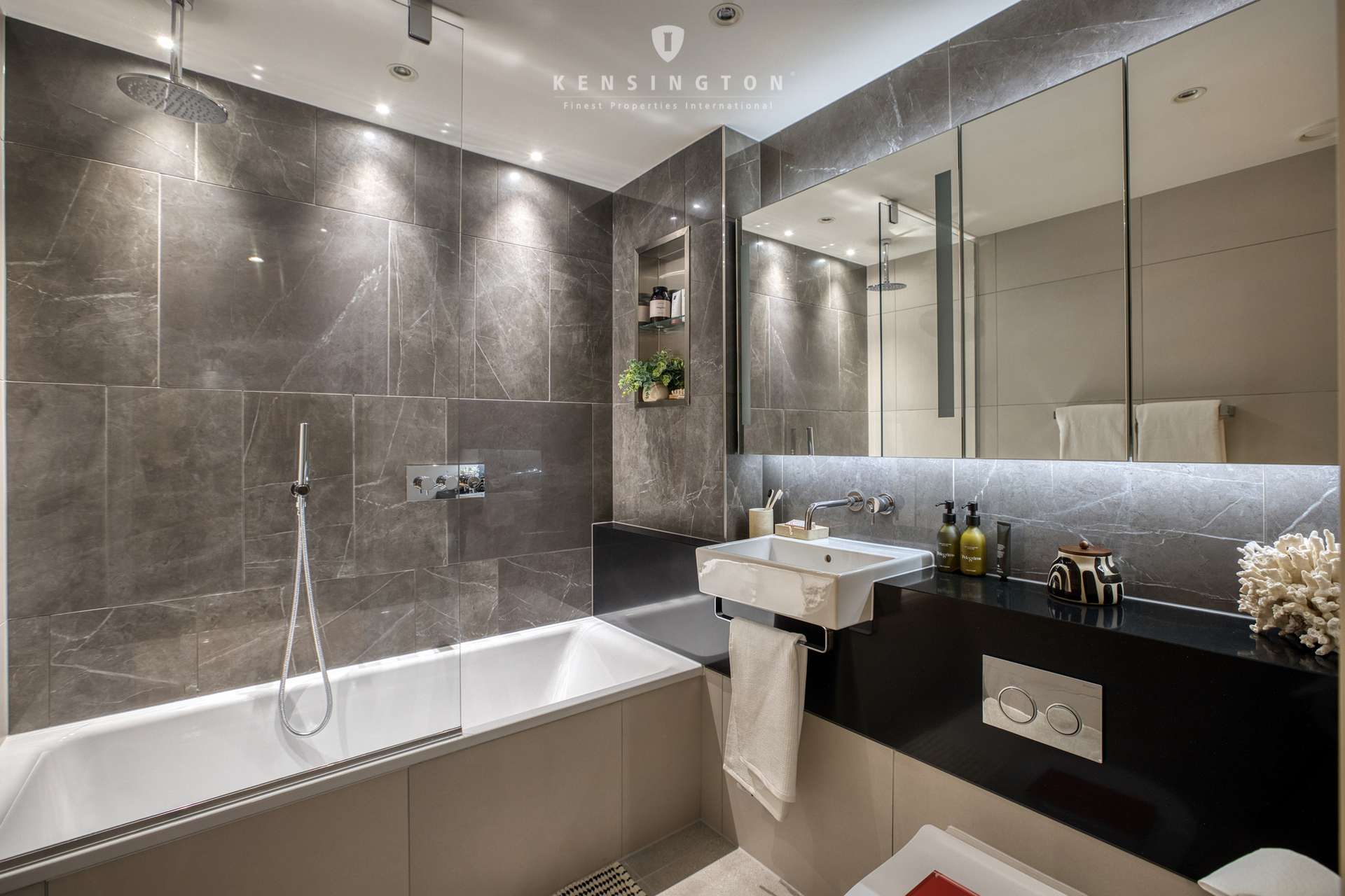 3 bedroom new flat for sale 0