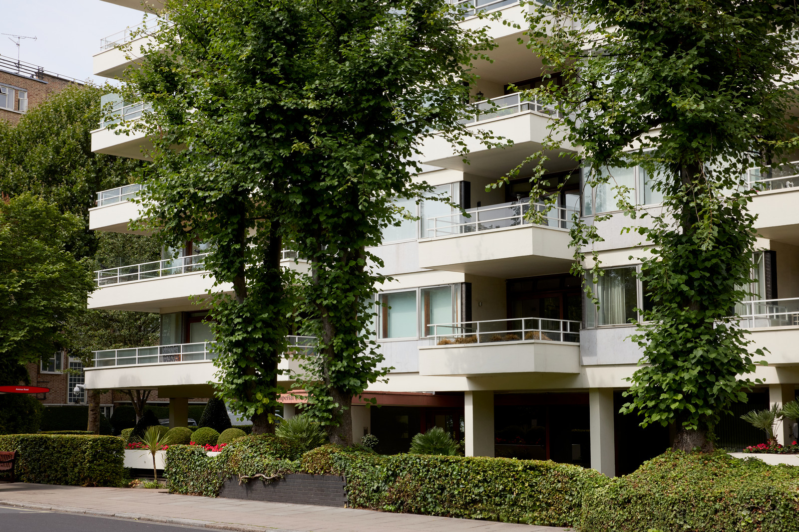 2 bedroom flat for sale 0