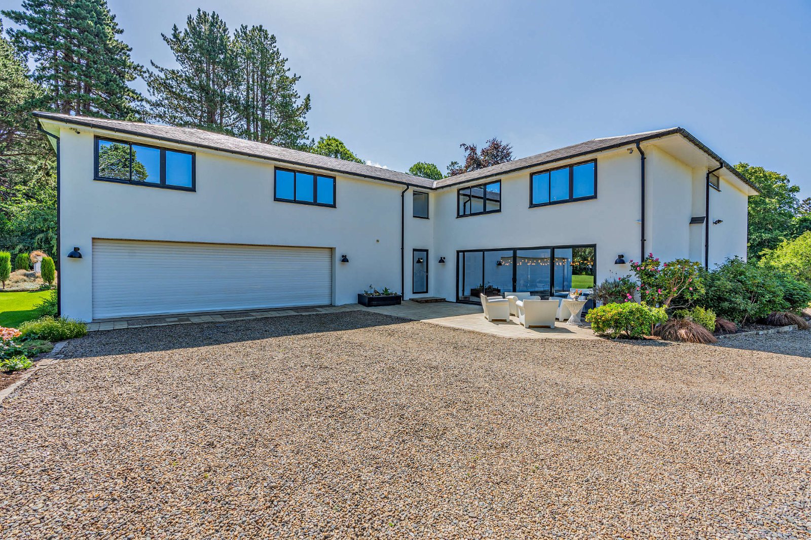 5 bedroom detached house for sale 0