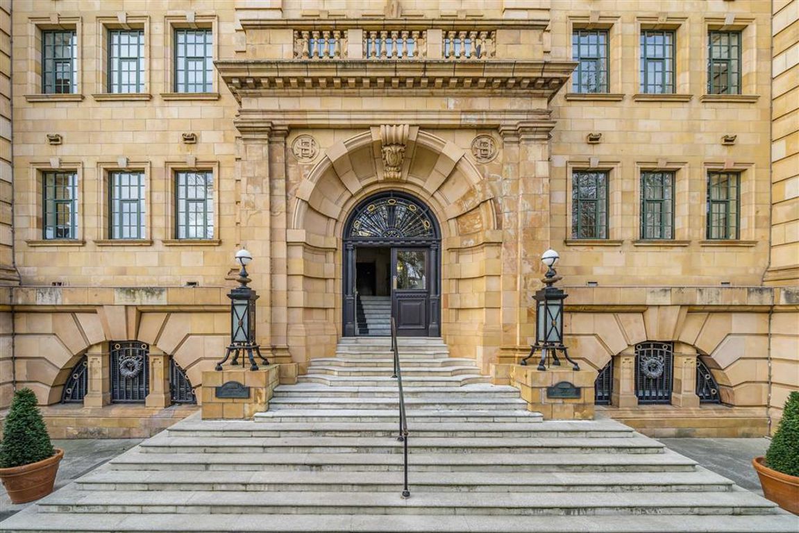 2 bedroom flat for sale 0