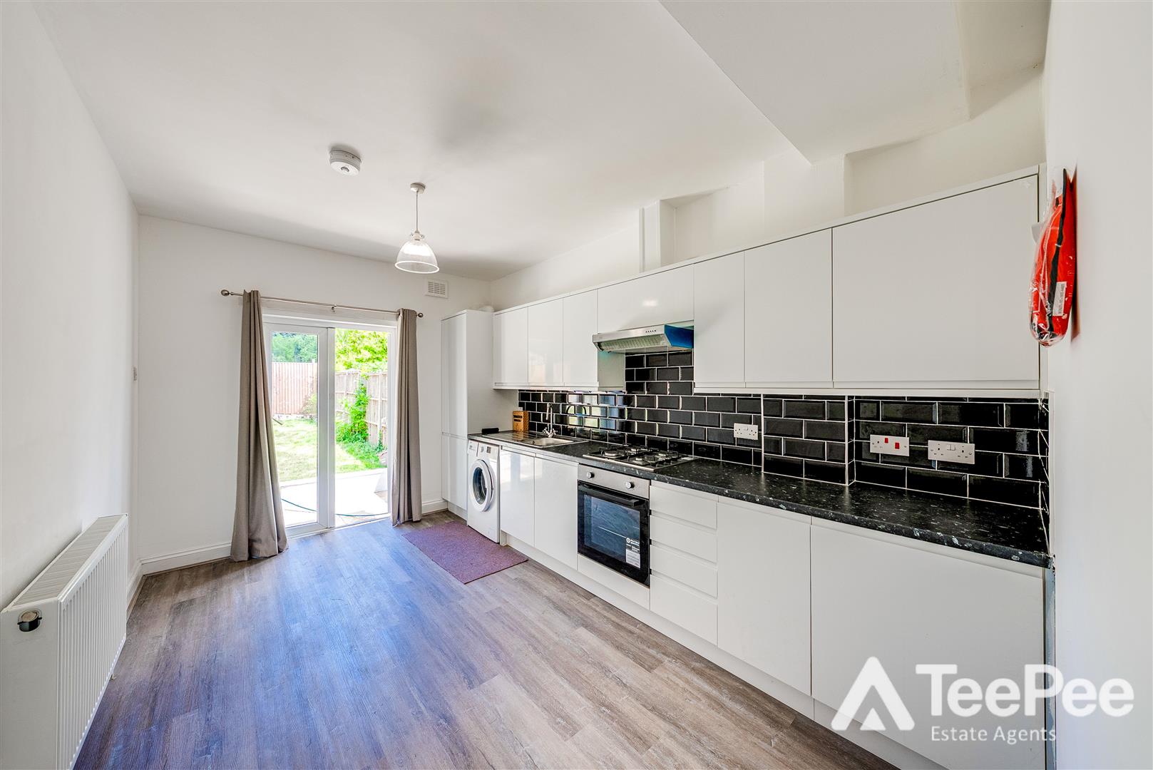 22a, Oakleigh Crescent, London photo 4