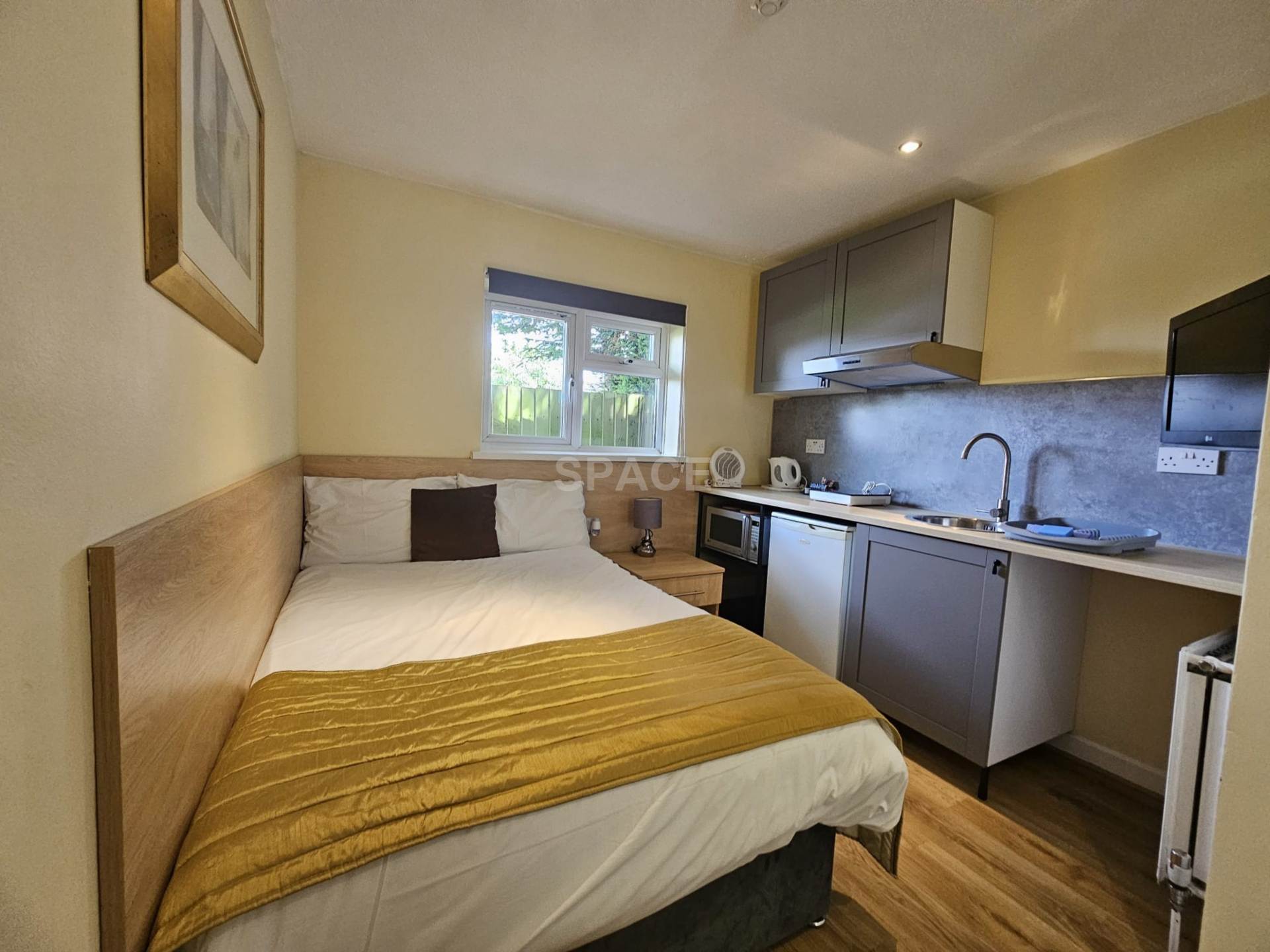 Studio 18, Connaught Road, Reading photo 5