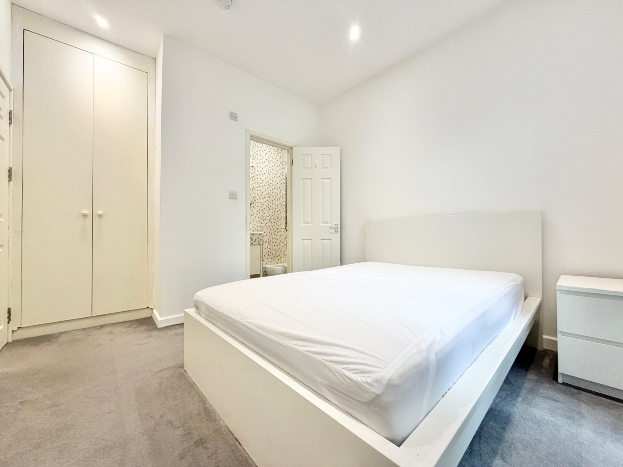 Room 2, 44 Crescent Road, Woolwich photo 5