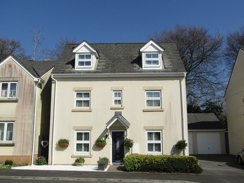 Free property report 12 Parc Starling, Johnstown, Carmarthen, SA31 3HX