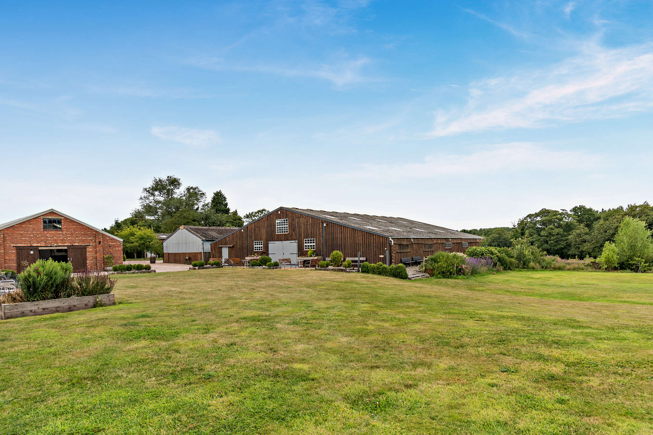 6 bedroom detached house for sale 0