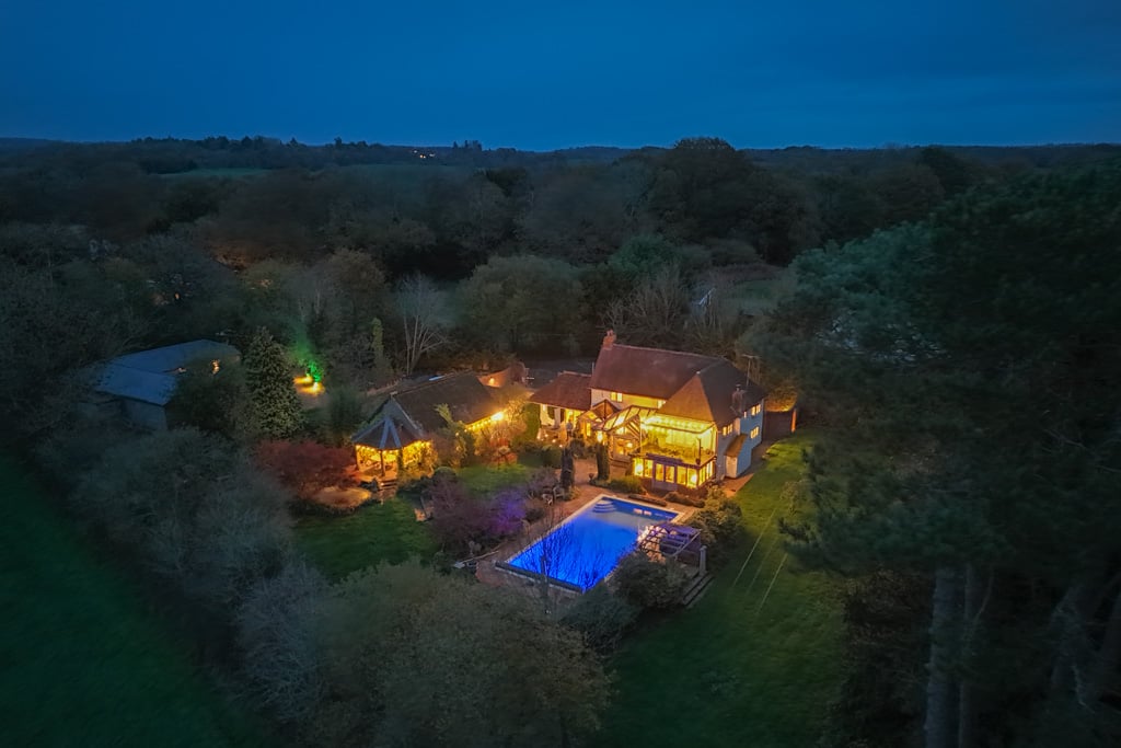 3 bedroom detached house for sale 0